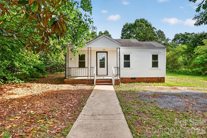1121 Lundix St, Albemarle, NC 28001