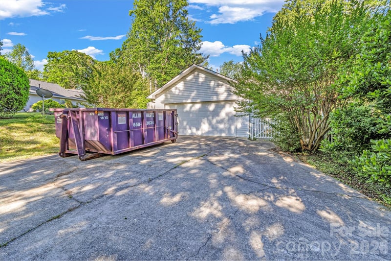 105 Amelia Dr, Hendersonville, NC 28792