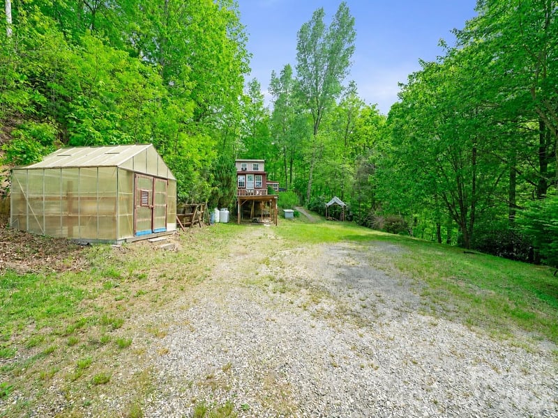 1331 Georges Fork Rd, Burnsville, NC 28714