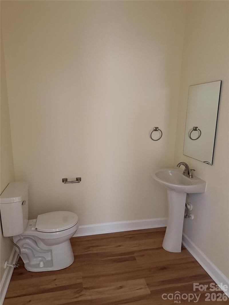 7045 Somerset Springs Dr, Charlotte, NC 28262