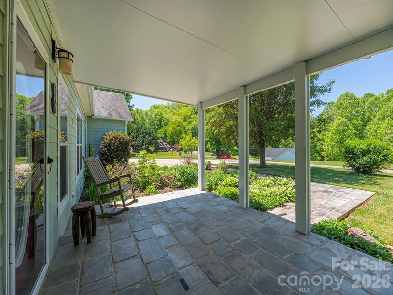 16 Chinaberry Ct, Waynesville, NC 28785