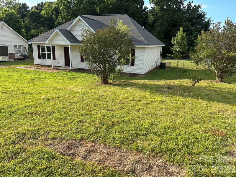 1002 Crescent Way, Wingate, NC 28174