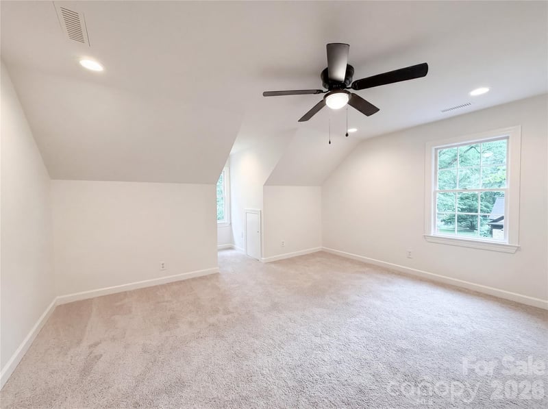 318 Valley Stream Rd, Statesville, NC 28677