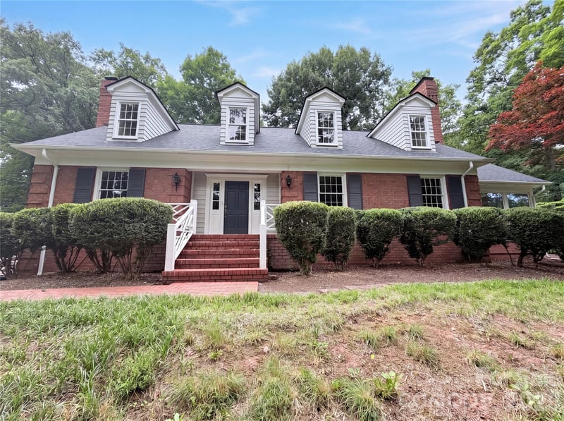 318 Valley Stream Rd, Statesville, NC 28677