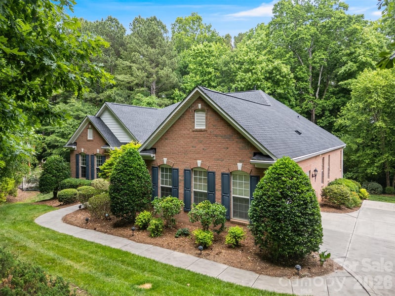 101 Woodwinds Dr, Mount Holly, NC 28120