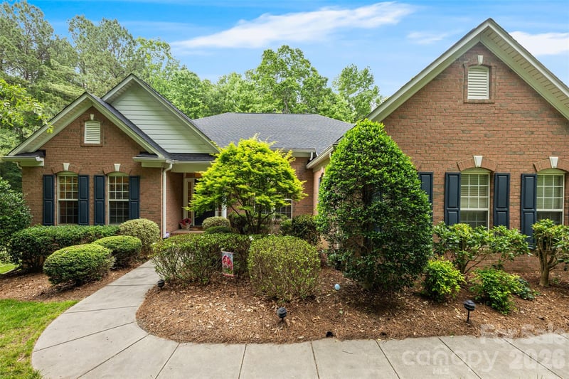 101 Woodwinds Dr, Mount Holly, NC 28120