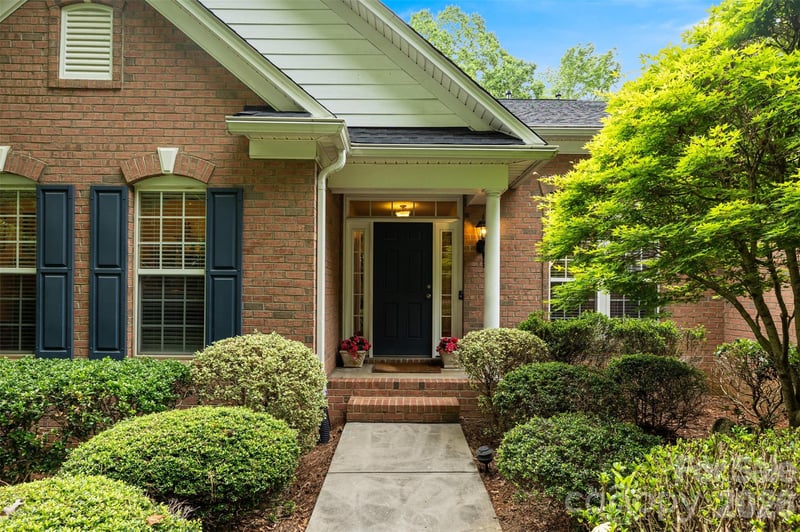 101 Woodwinds Dr, Mount Holly, NC 28120