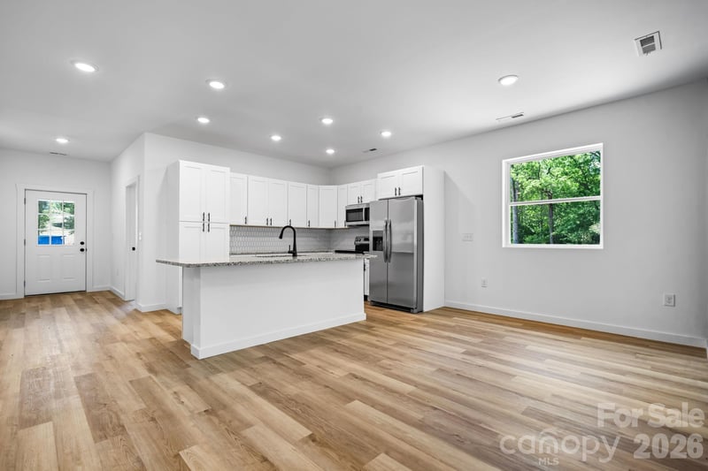 41 Tennyson Dr, Taylorsville, NC 28681