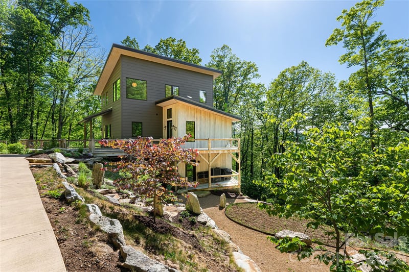 77A Mcintyre Dr, Asheville, NC 28803