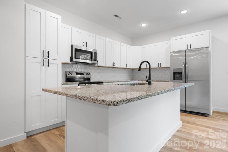 47 Tennyson Dr, Taylorsville, NC 28681