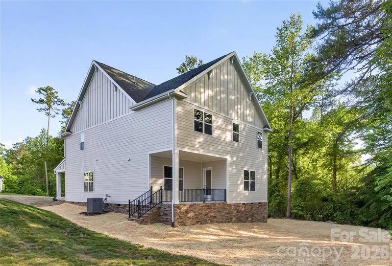 3883 12th St, Hickory, NC 28601