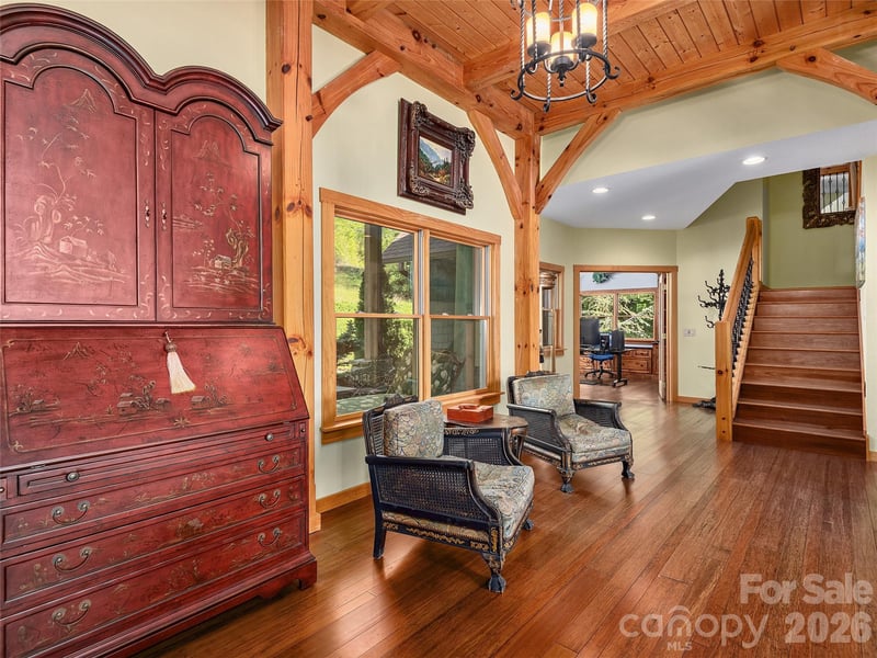 350 Snow Flake Ln, Maggie Valley, NC 28751