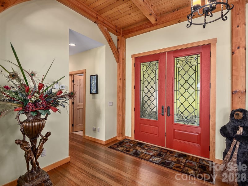 350 Snow Flake Ln, Maggie Valley, NC 28751