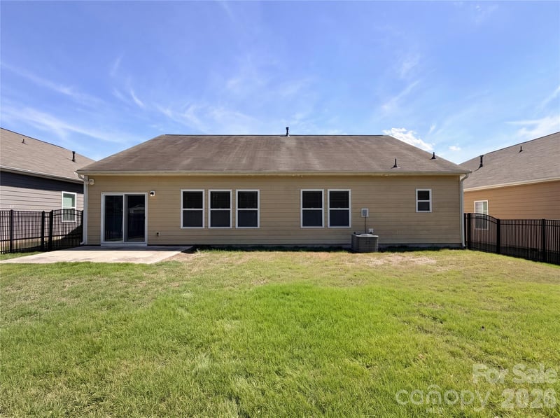 7110 Strawberry Fields Ln, Charlotte, NC 28278