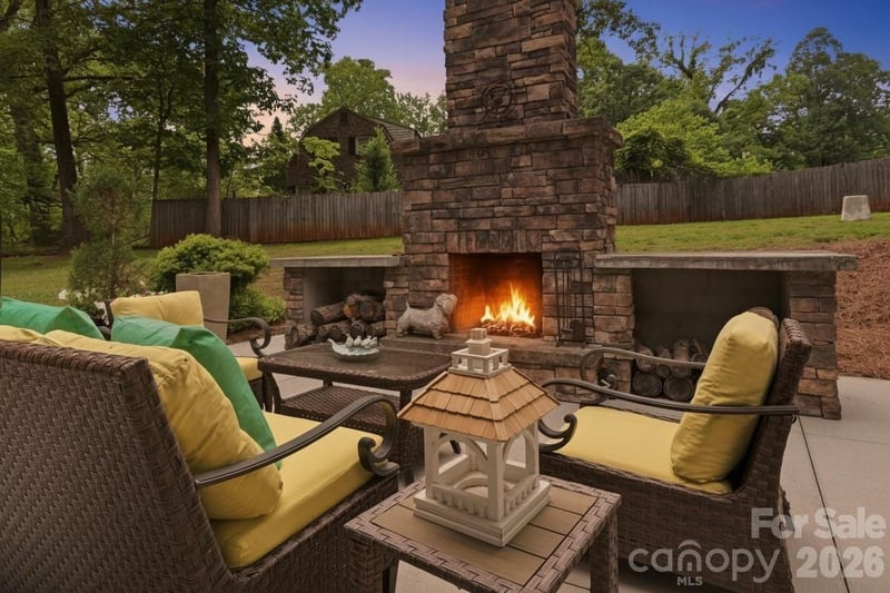 1496 Hardwood Cir, Newton, NC 28658