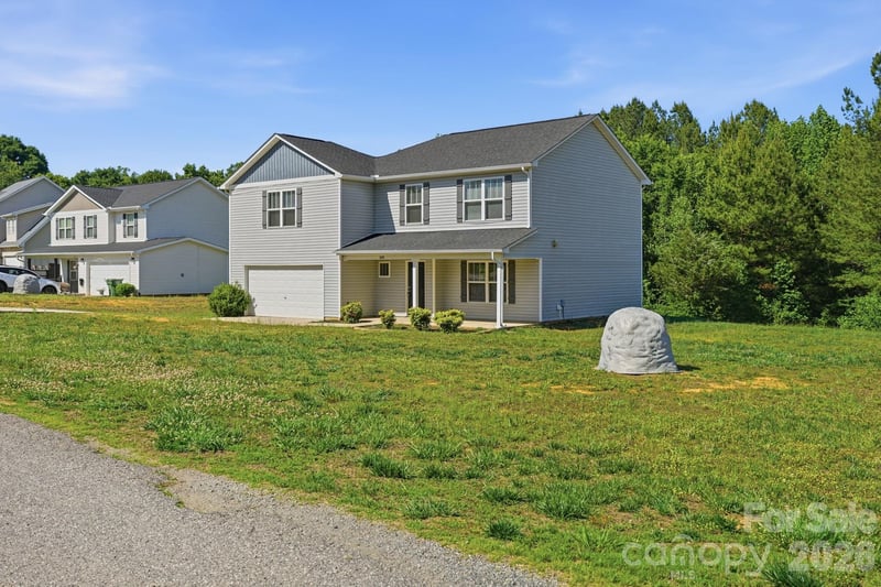 502 Coffeetree Ln, Stanley, NC 28164