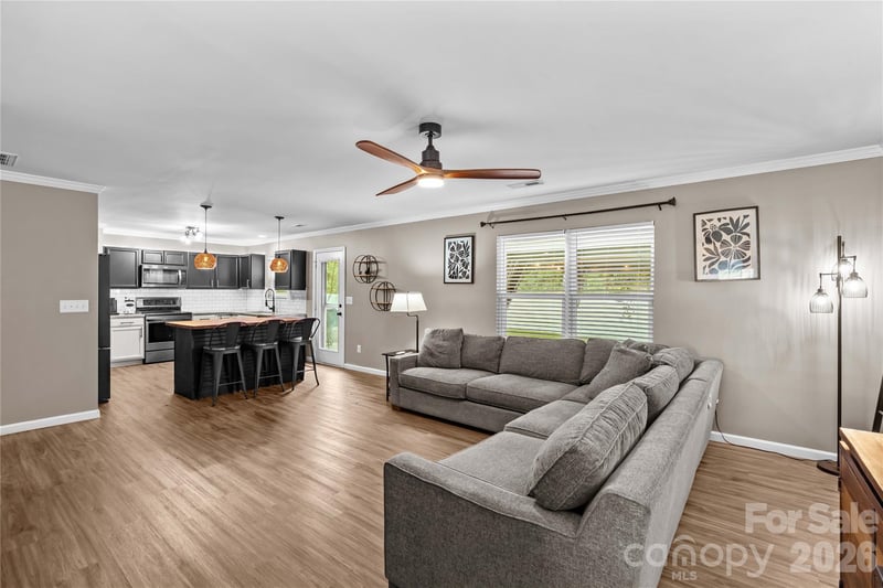 218 Valerie Dr, Lincolnton, NC 28092