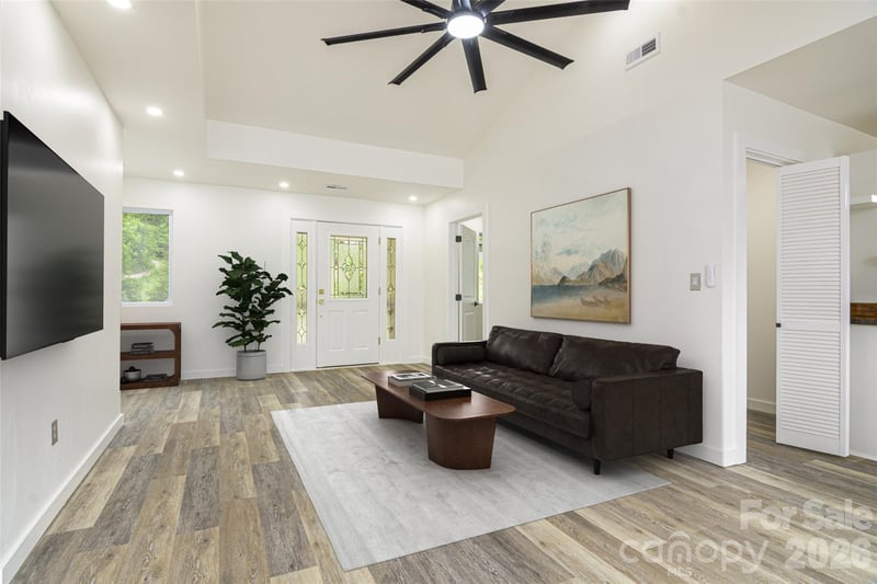 286 Berkeley Rd, Hendersonville, NC 28792