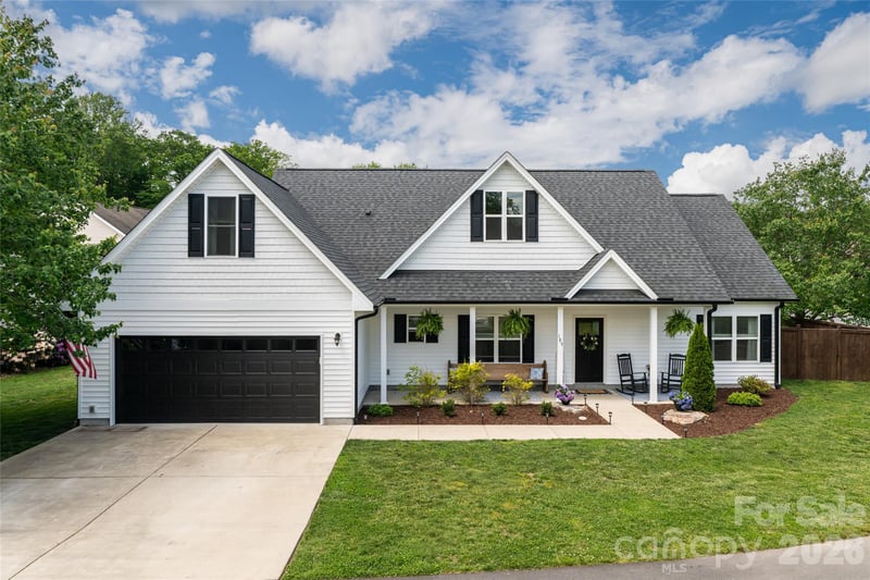 185 Springfield Meadow Dr, Etowah, NC 28729