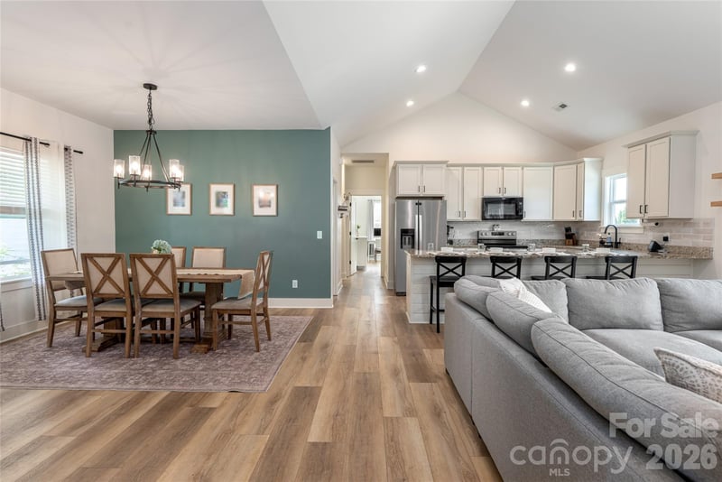 185 Springfield Meadow Dr, Etowah, NC 28729