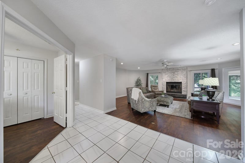 26037 Windjammer Dr, Tega Cay, SC 29708