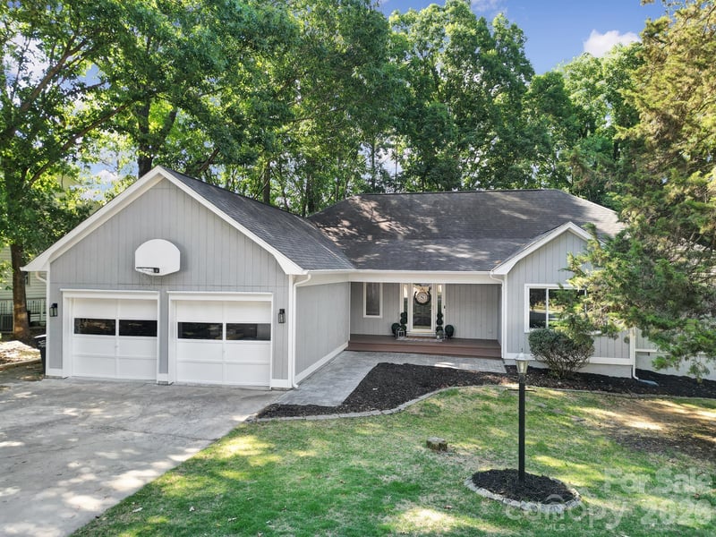 26037 Windjammer Dr, Tega Cay, SC 29708