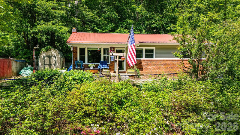 203 Kennedy Dr #21 & 22, Swannanoa, NC 28778