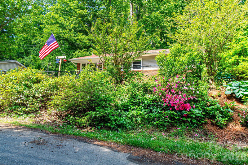 203 Kennedy Dr #21 & 22, Swannanoa, NC 28778