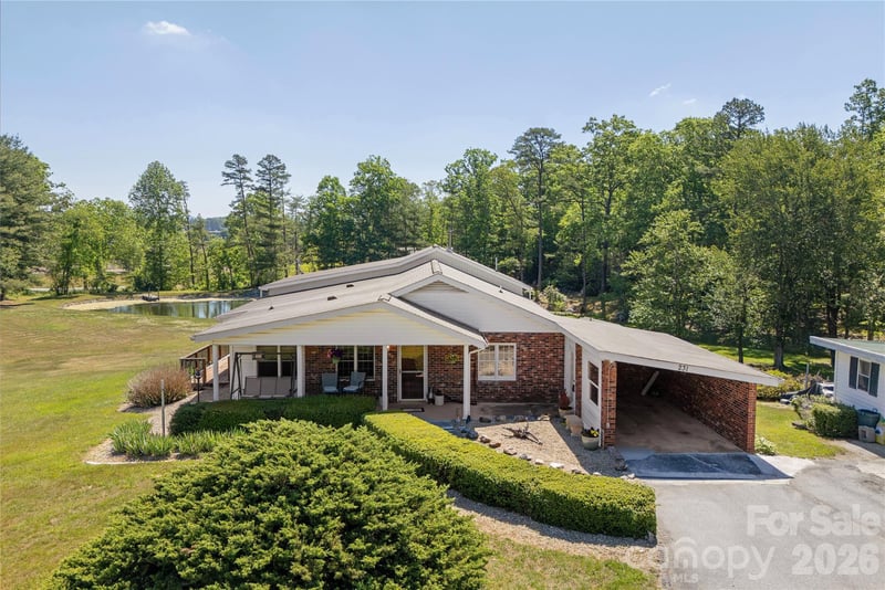 231 Allen Rd, East Flat Rock, NC 28726