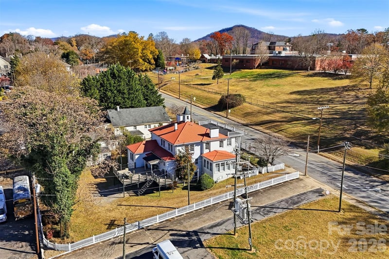 1010 College Ave, Lenoir, NC 28645