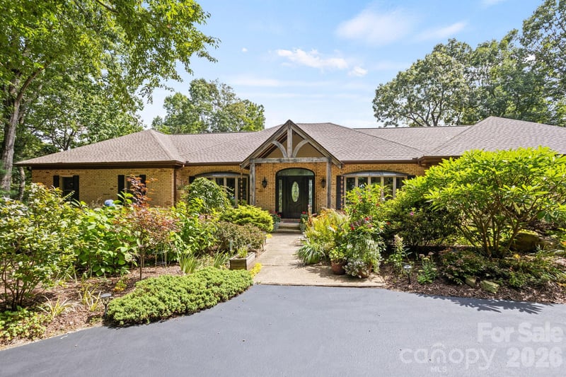 163 Old Poplar Ln, Flat Rock, NC 28731