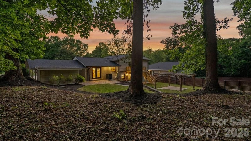 3400 Campbell Dr, Charlotte, NC 28205