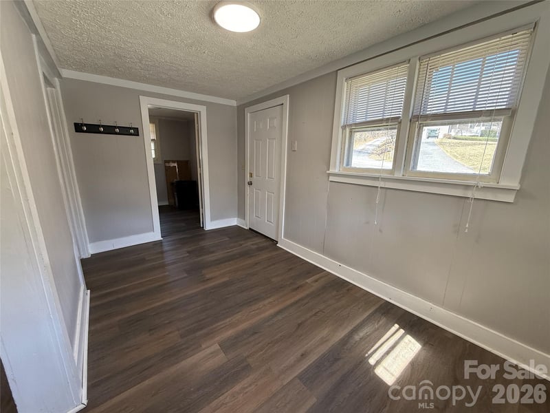 40 Little Knob Rd, Asheville, NC 28803
