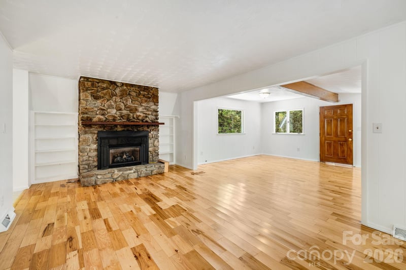 45 Echo Hills Dr, Fairview, NC 28730