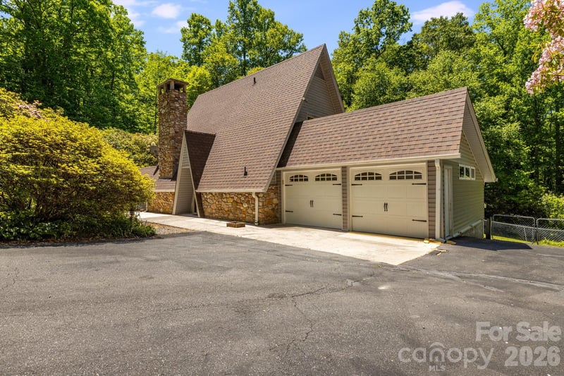 45 Echo Hills Dr, Fairview, NC 28730