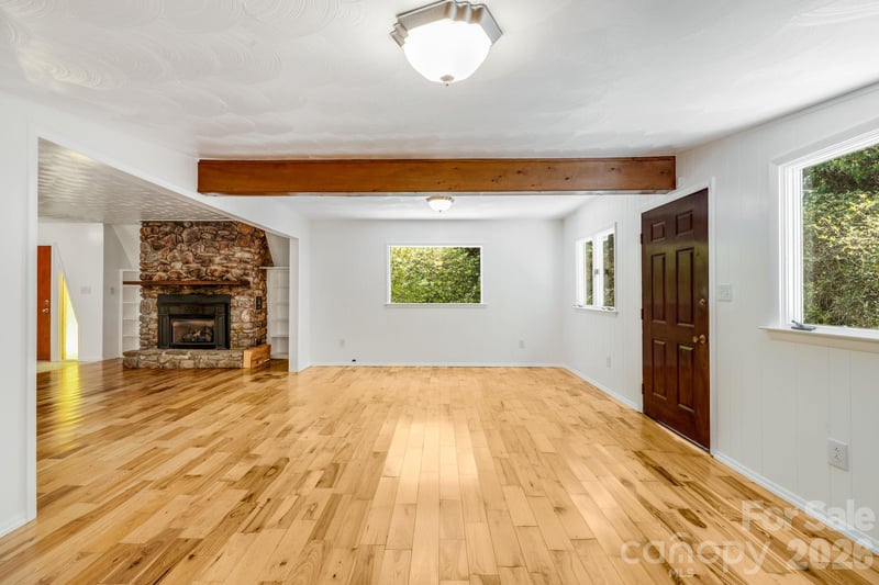 45 Echo Hills Dr, Fairview, NC 28730
