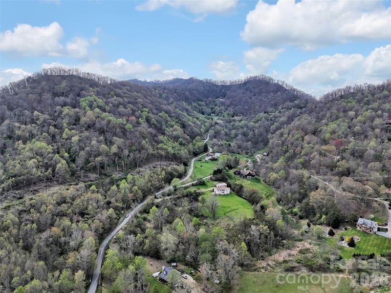 676 Cathey Cove Rd, Waynesville, NC 28786