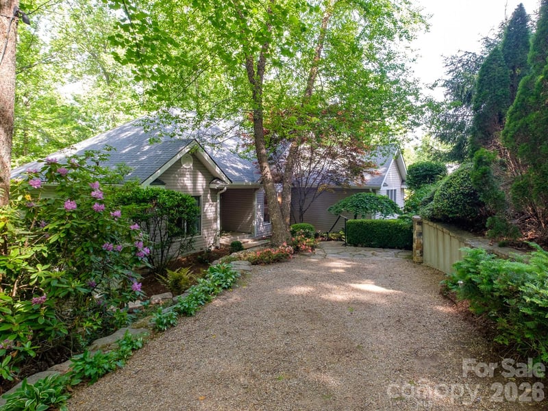 30 Cherokee Trl, Fletcher, NC 28732