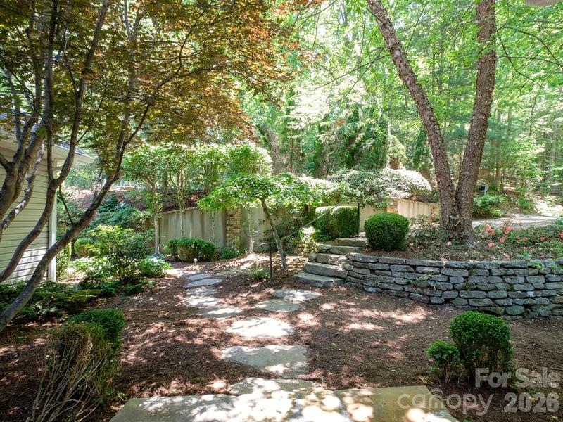 30 Cherokee Trl, Fletcher, NC 28732