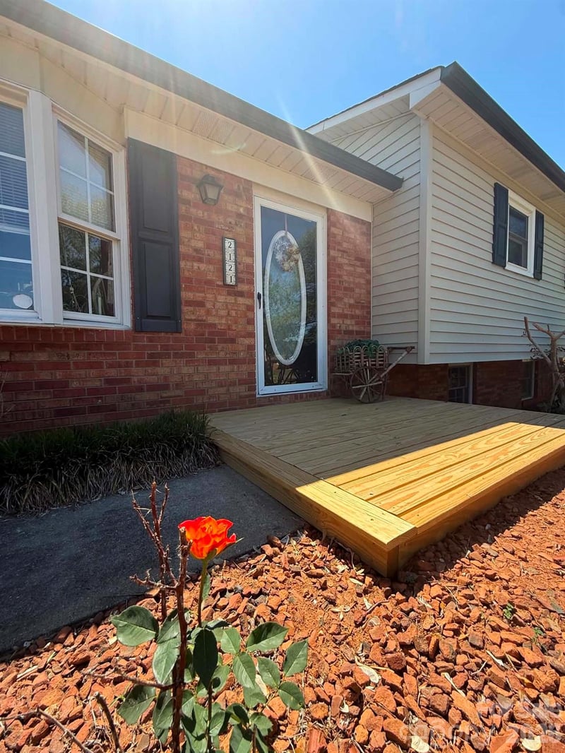 2121 Union Grove Rd, Lenoir, NC 28645