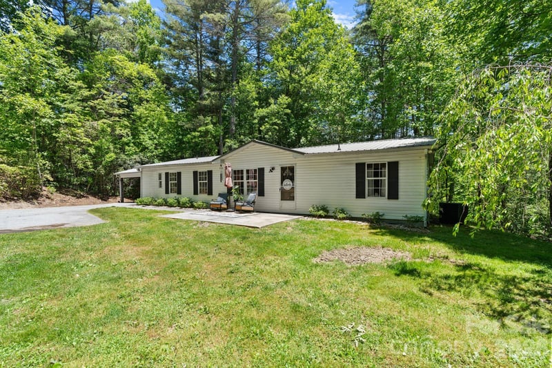 122 Fallswood Ct, Hendersonville, NC 28739