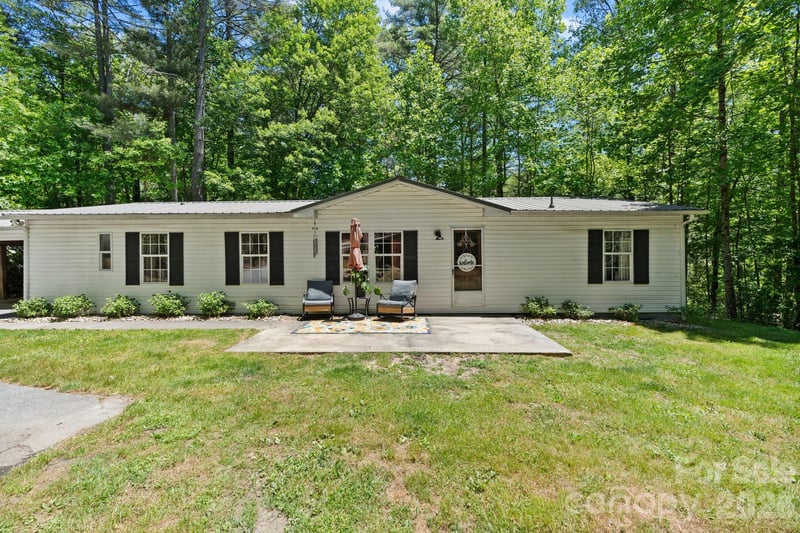 122 Fallswood Ct, Hendersonville, NC 28739
