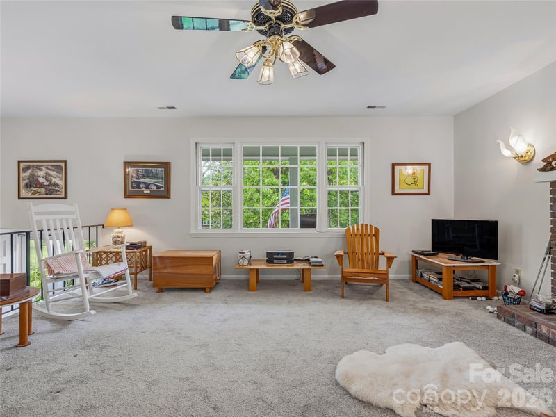 208 Applecross Ln, Hendersonville, NC 28791