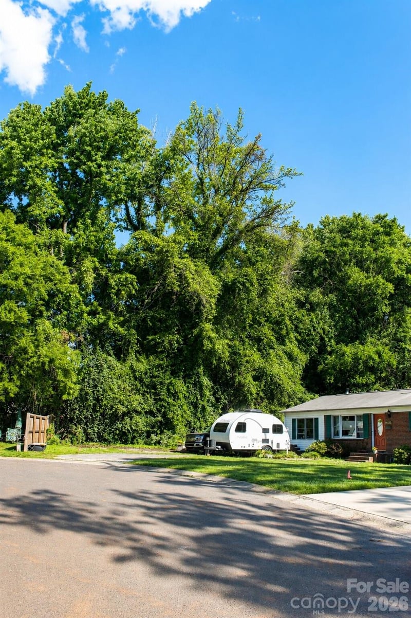 1122 Zion Ct, Charlotte, NC 28209
