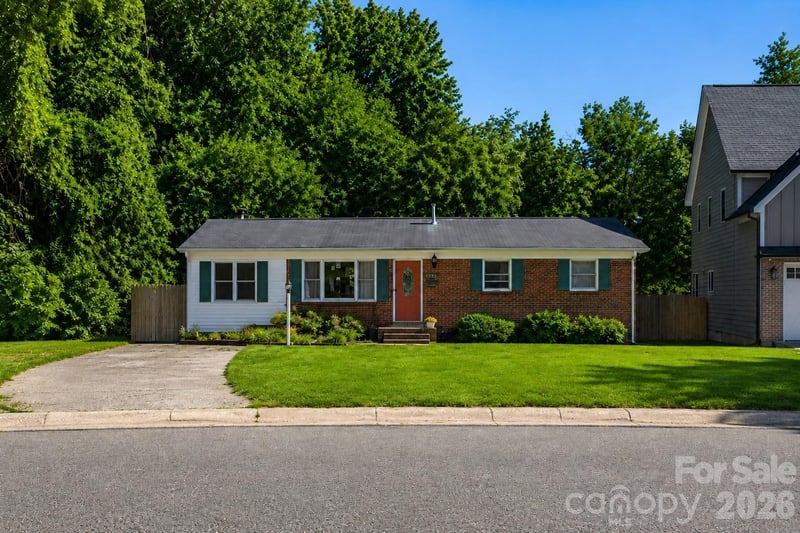 1122 Zion Ct, Charlotte, NC 28209