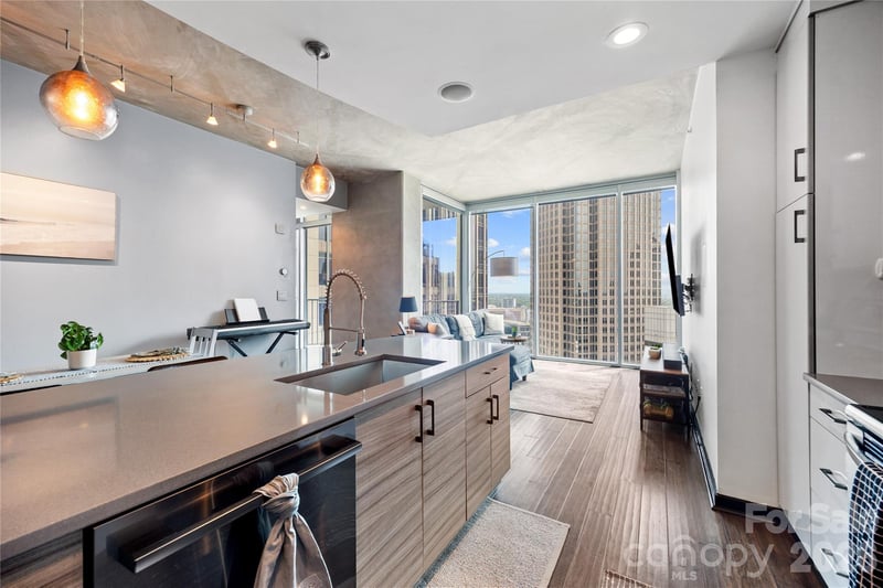 210 Church St #3007, Charlotte, NC 28202