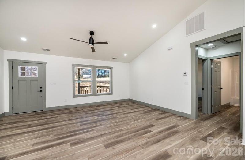 2017 Bailey Dr, Hickory, NC 28601