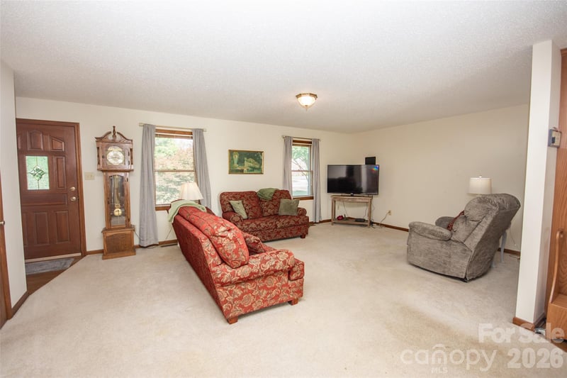 151 Meadow Oaks Dr, Statesville, NC 28625
