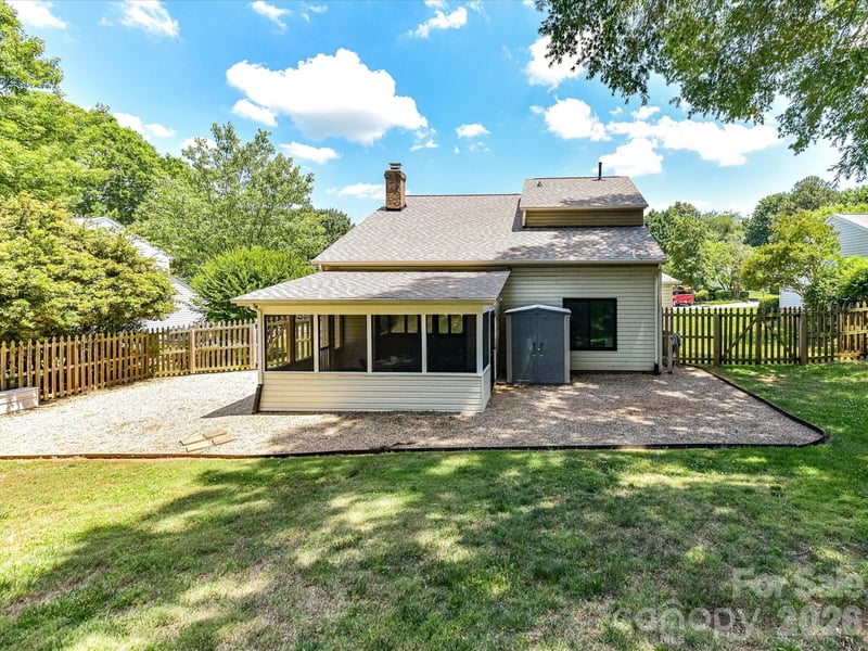 9518 Cedar River Rd, Huntersville, NC 28078