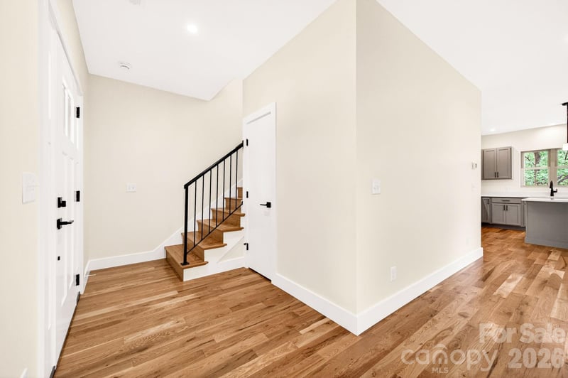 76 Jonestown Rd, Asheville, NC 28804